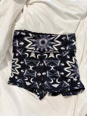 Wolven Yoga Shorts - Discontinued colorway